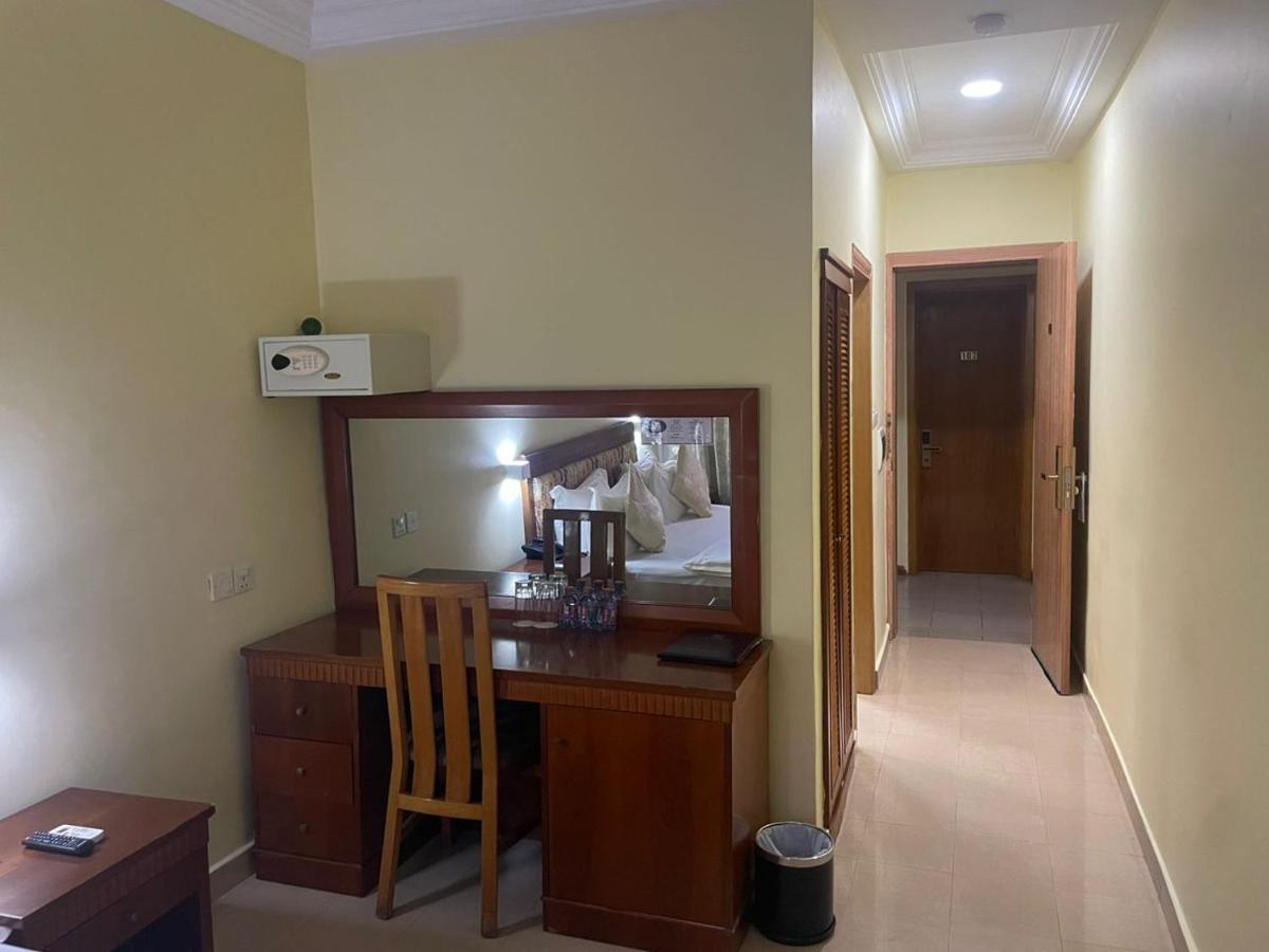 Hotel Marjorie 'Y' Тема Экстерьер фото